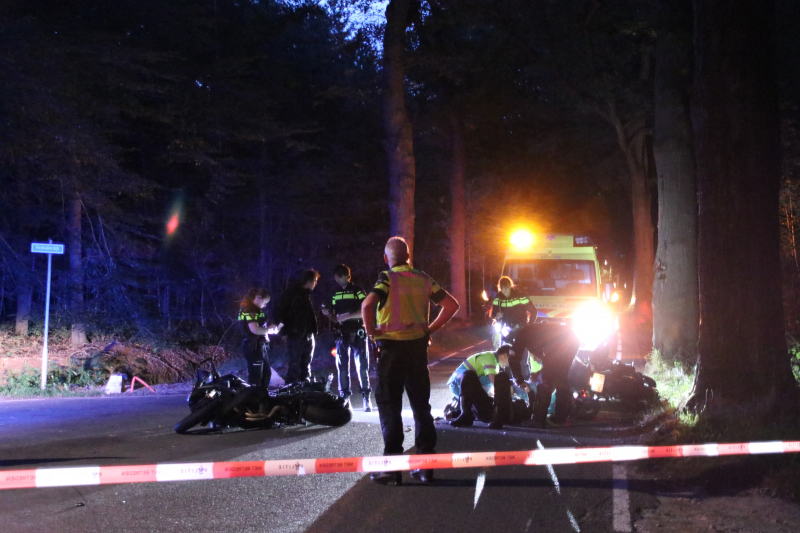 Twee motorrijders gewond bij kop-staartaanrijding