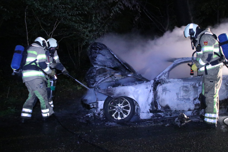 Gestolen BMW volledig uitgebrand