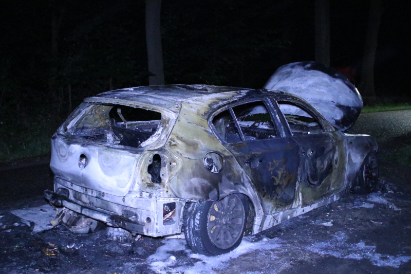 Gestolen BMW volledig uitgebrand
