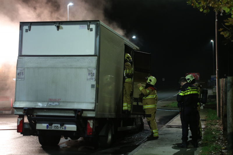 Bestelwagen verwoest na brand