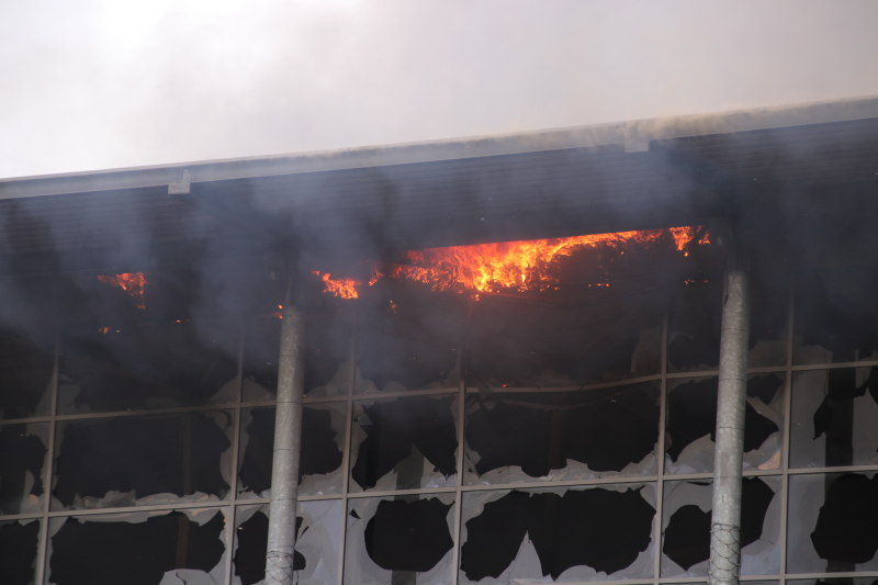 Felle brand verwoest bouwmarkt Karwei