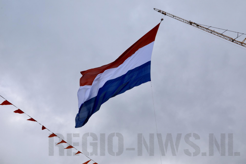 Grootste vlag van Nederland gehesen