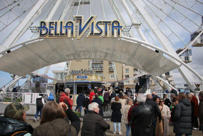 Reuzenrad Bella Vista feestelijk geopend