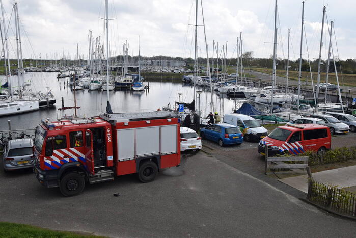Rookontwikkeling op motorboot in jachthaven zorgt voor brandweerinzet